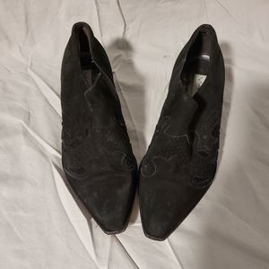 Via Spiga pointed toe ankle booties